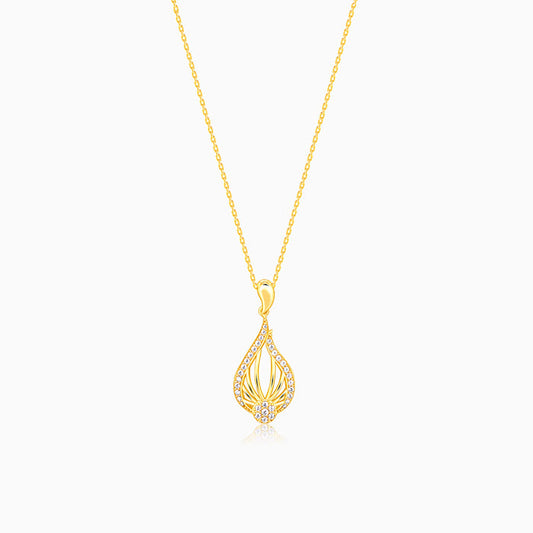 Golden Glint Pendant With Link Chain